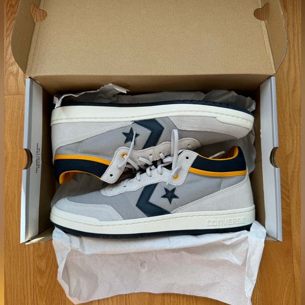 Converse Gray and Blue Sneakers with Classic Design